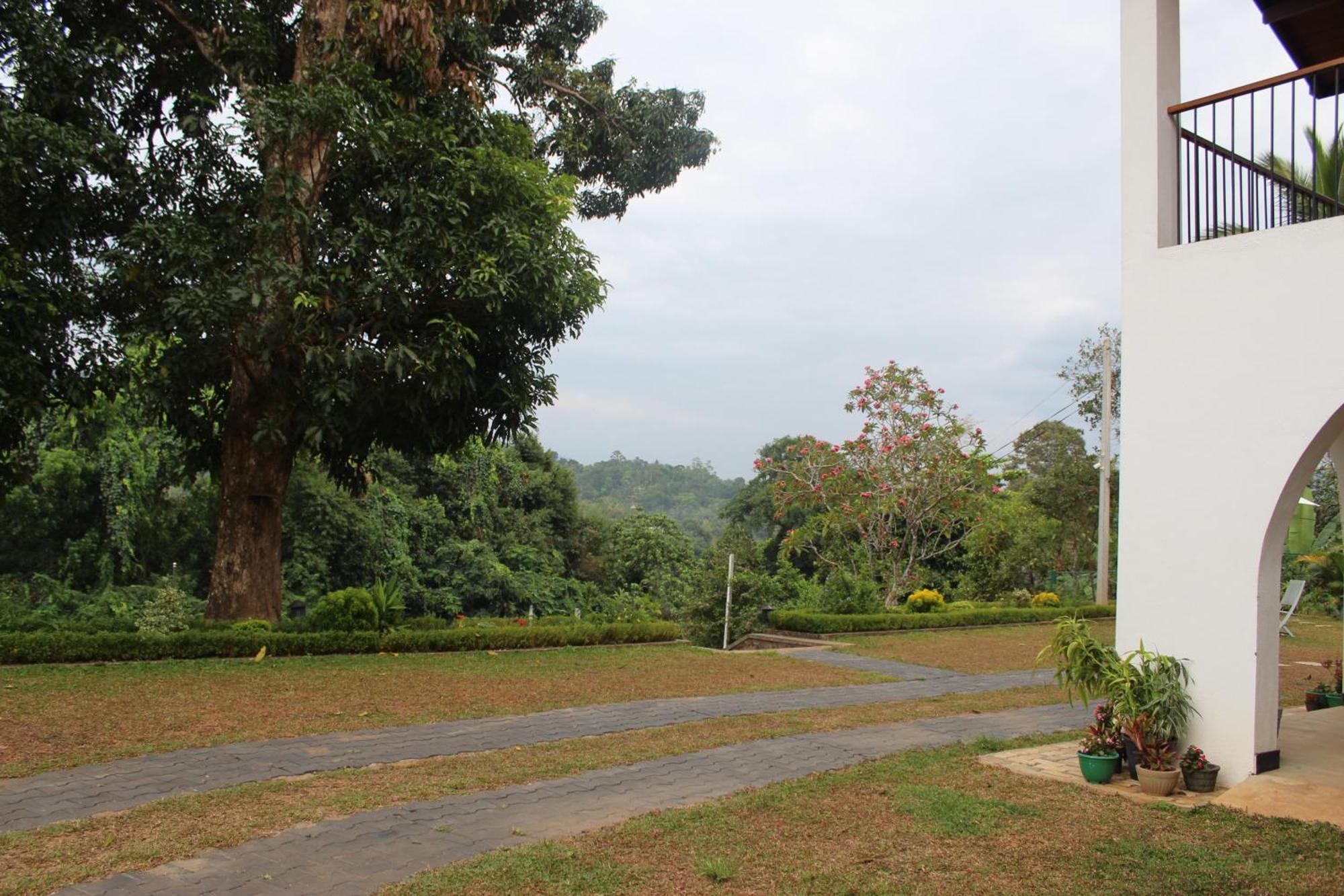 Villa Nilmalee Gampola Exteriér fotografie